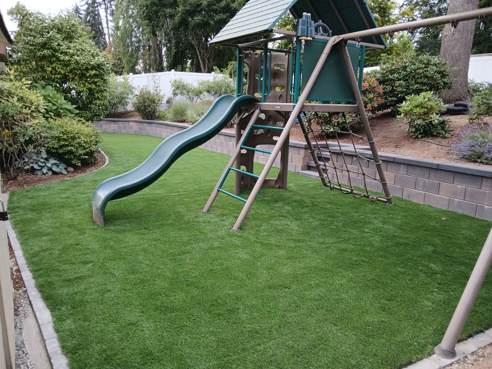 playground with wood chips